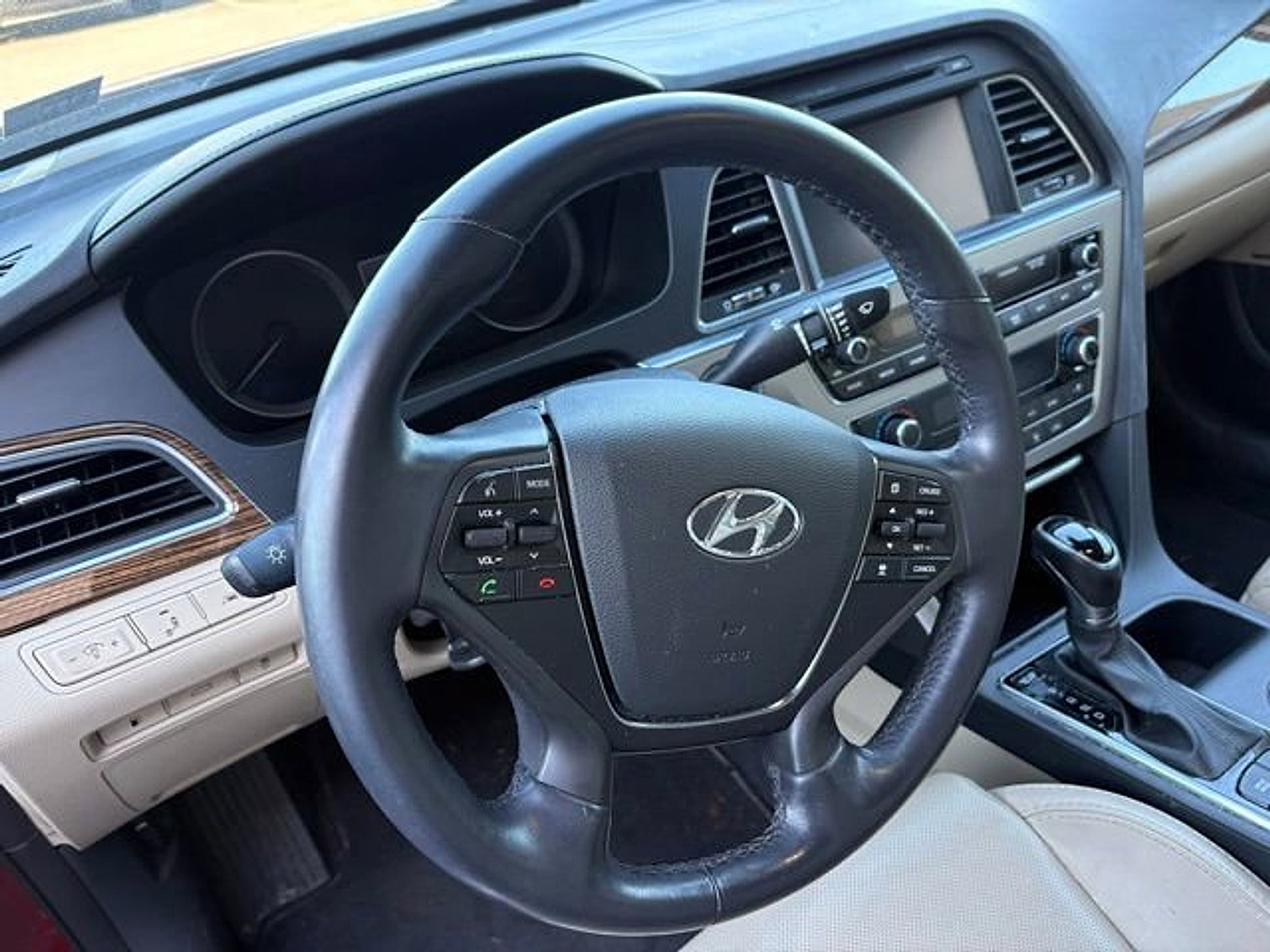 Used 2016 Hyundai Sonata Limited w/ Option Group 05 image 10