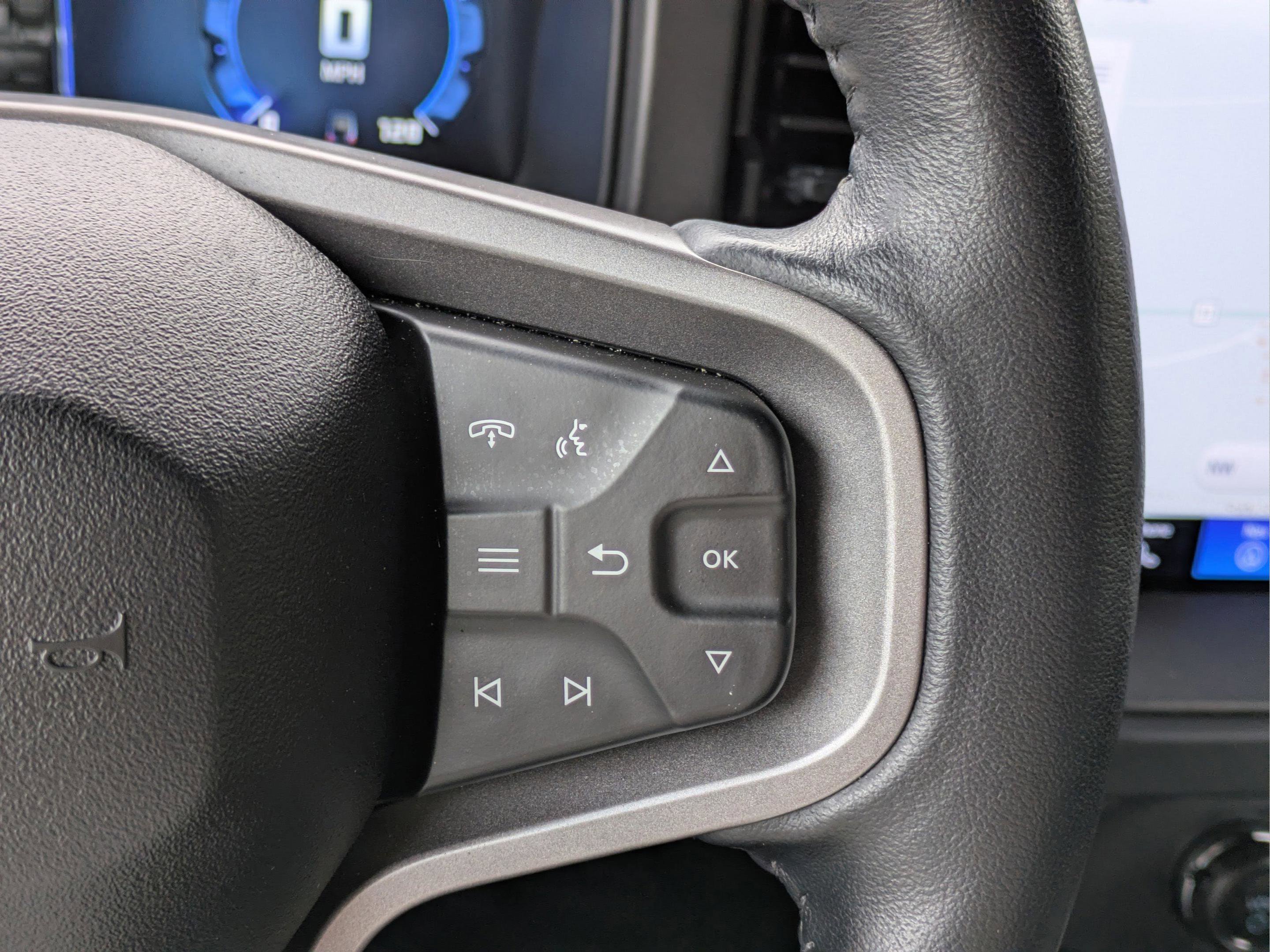 Used 2025 Ford Bronco Badlands image 15