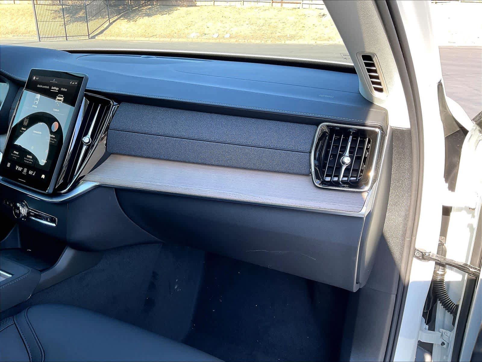 New 2026 Volvo XC90 T8 Plus w/ Protection Package image 29