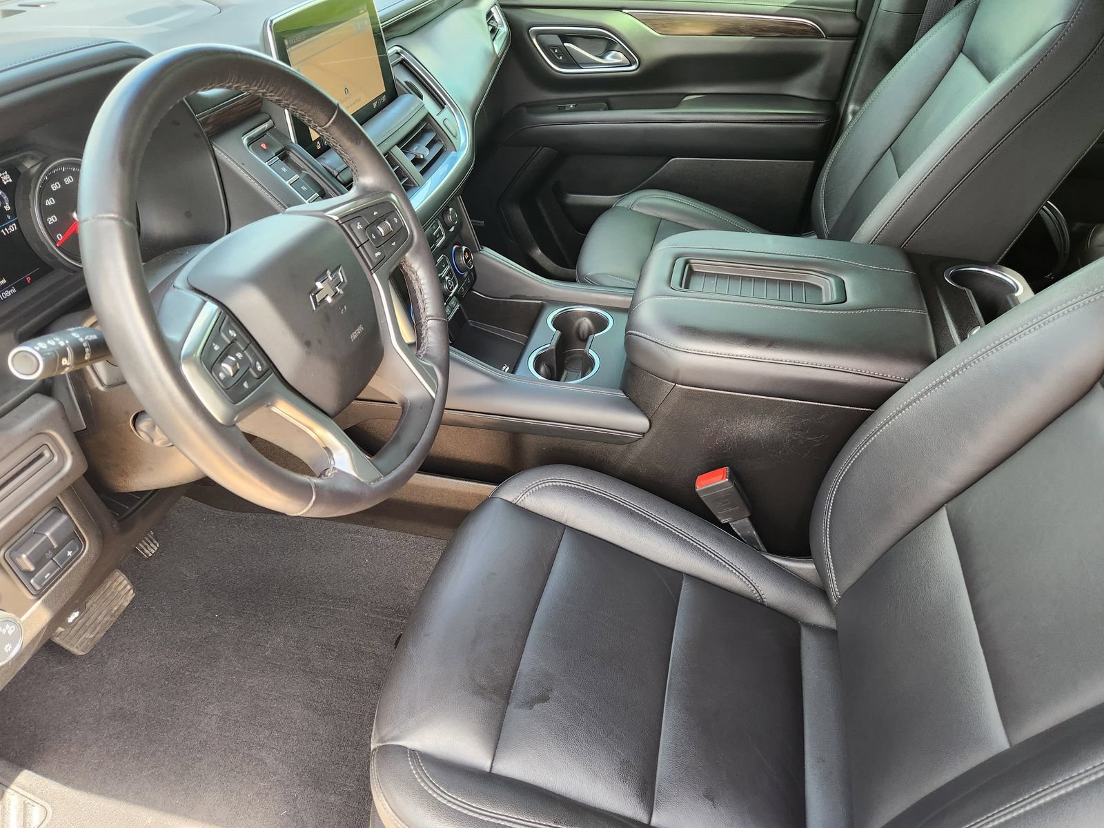 Used 2021 Chevrolet Tahoe Z71 w/ Z71 Off-Road Package AWD/4WD image 16