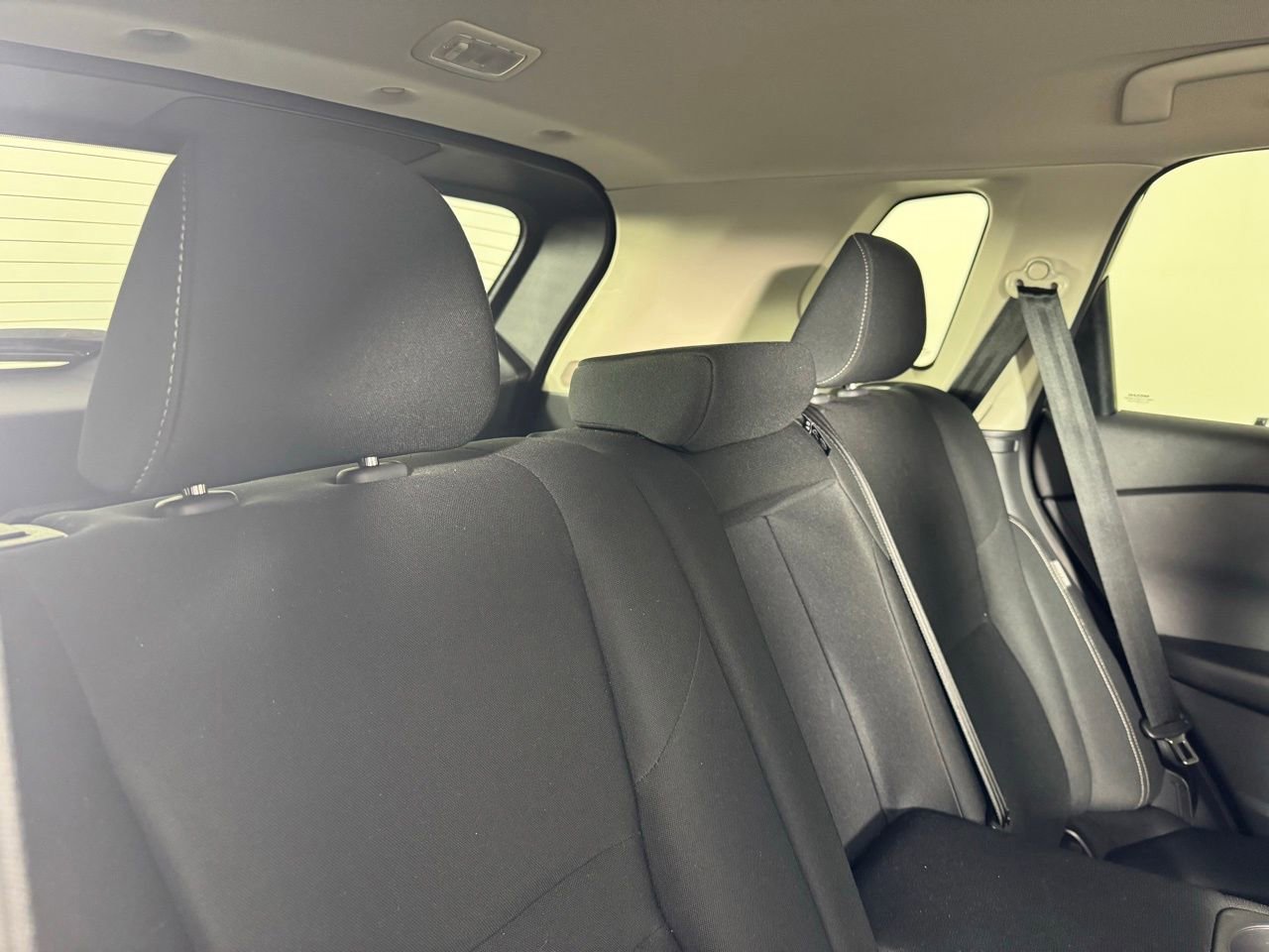 Used 2024 Nissan Rogue S image 31