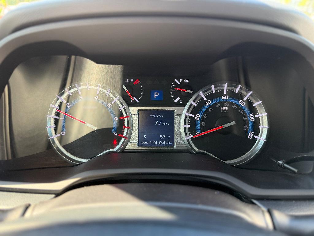 Used 2018 Toyota 4Runner Limited AWD/4WD image 8