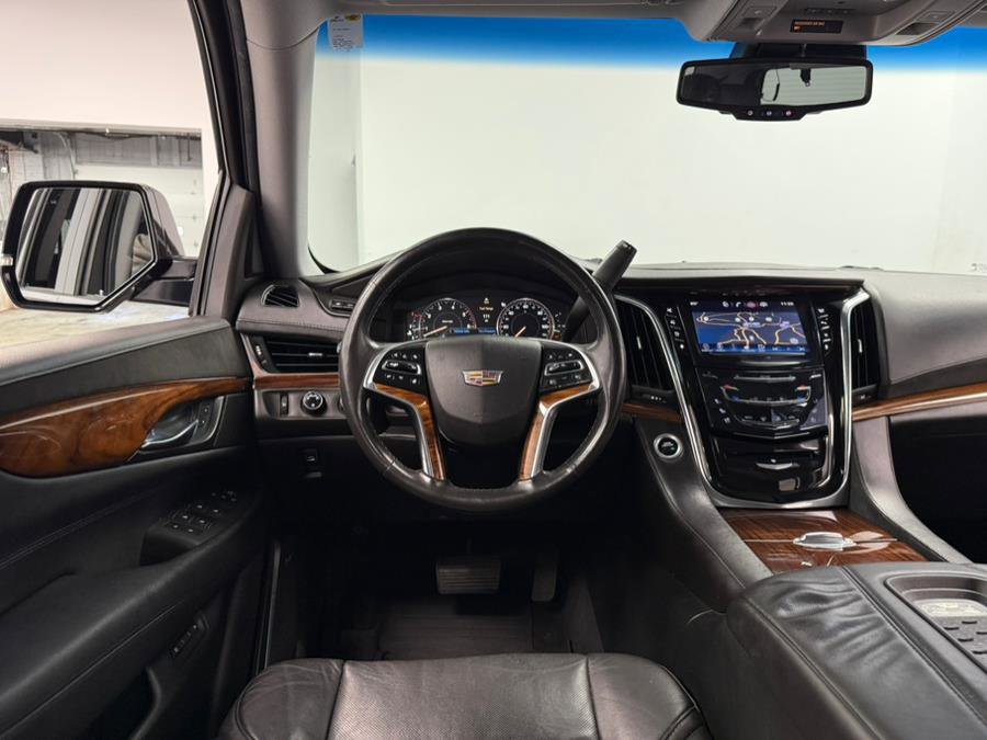 Used 2015 Cadillac Escalade Premium image 41