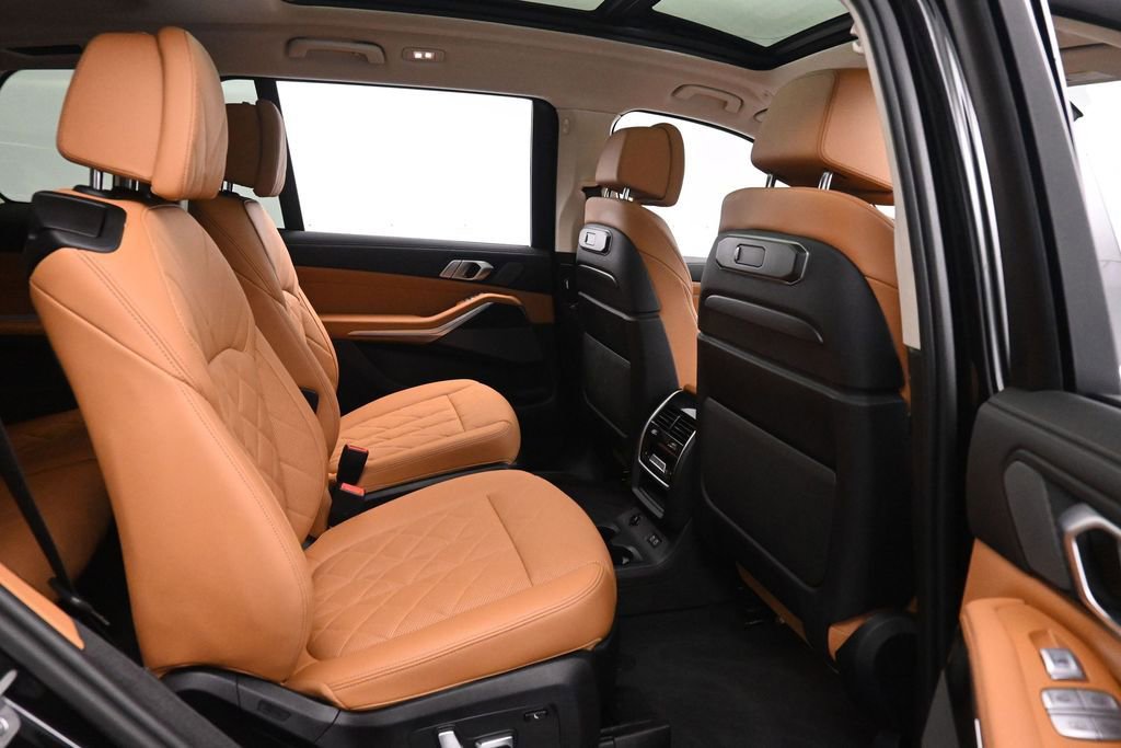 Used 2024 BMW X7 xDrive40i w/ Executive Package AWD/4WD image 22