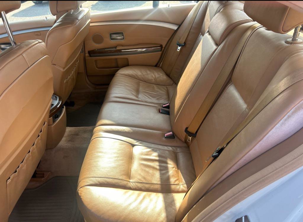 Used 2008 BMW 750i image 9