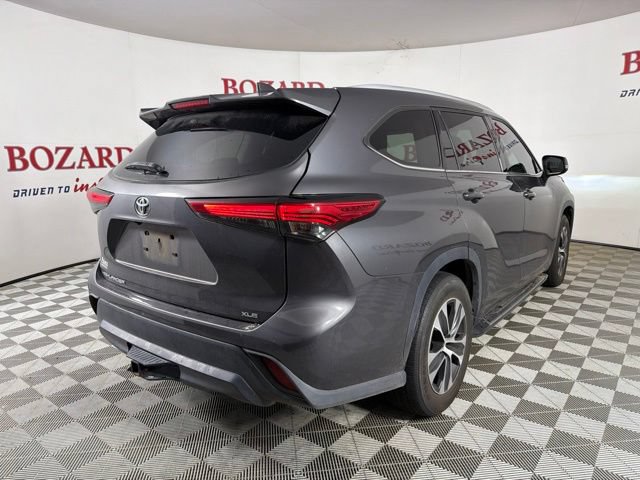 Used 2022 Toyota Highlander XLE FWD image 8