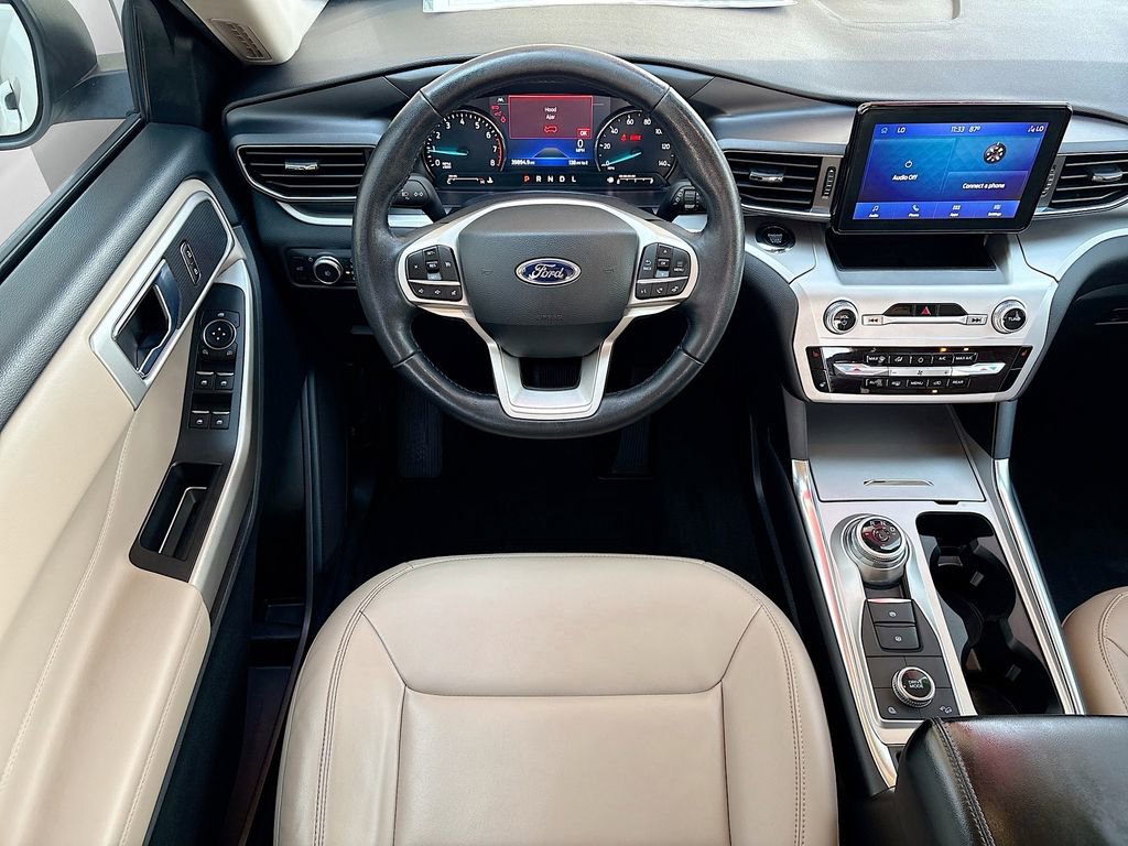 Used 2022 Ford Explorer XLT w/ Equipment Group 202A image 10