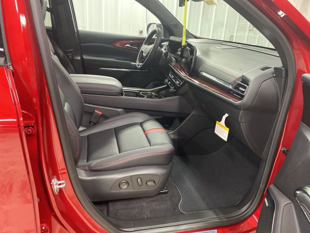 New 2026 Chevrolet Traverse RS w/ LPO, Floor Liner Package AWD/4WD image 28
