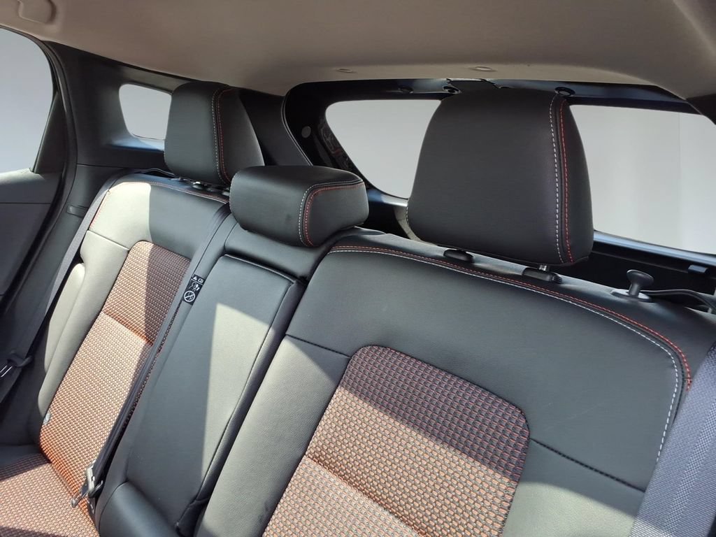 New 2026 Nissan Kicks SR w/ SR Premium Package FWD image 11