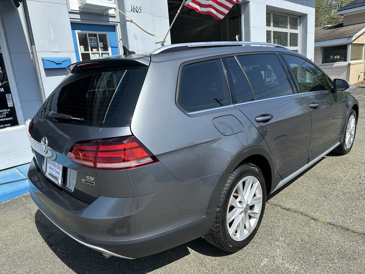 Used 2018 Volkswagen Golf Alltrack SE AWD/4WD image 6