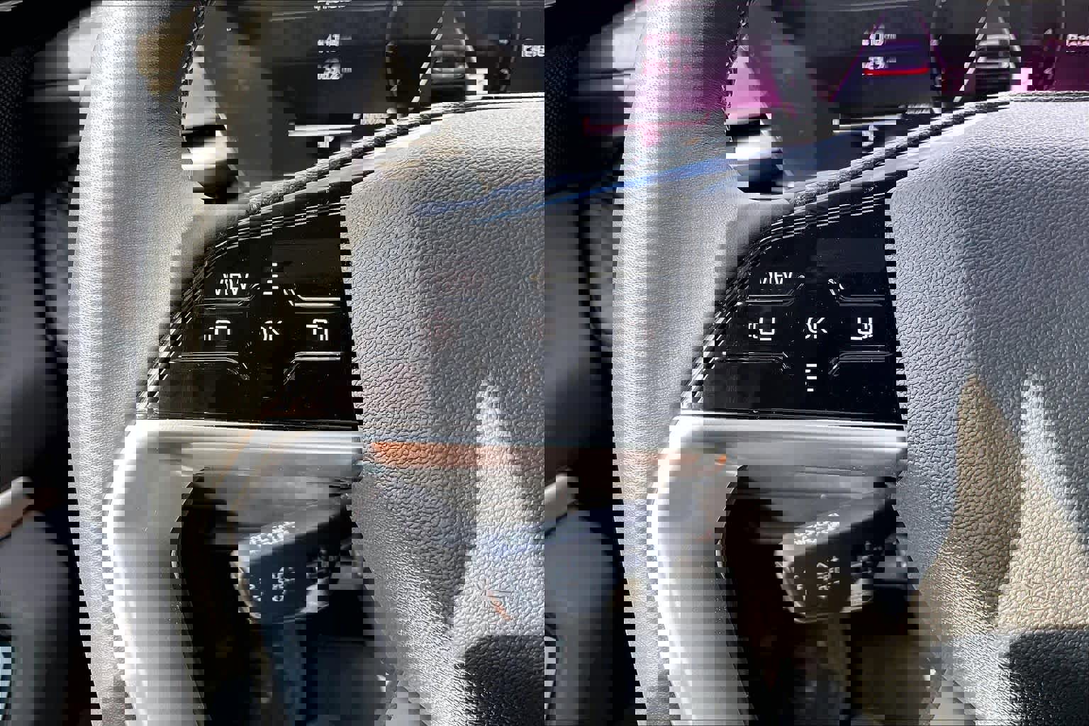 Used 2025 Audi Q5 Premium w/ Convenience Package image 23