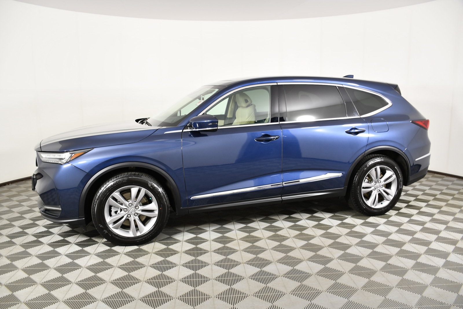 Certified 2025 Acura MDX SH-AWD image 9