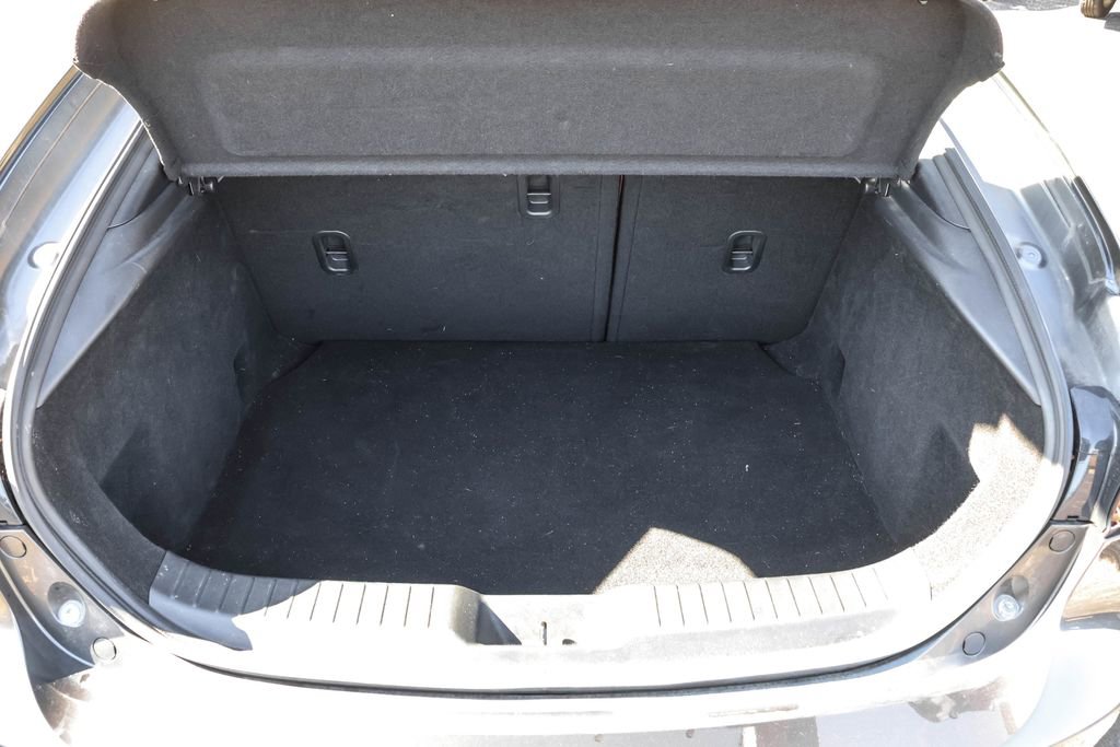 Used 2023 MAZDA MAZDA3 Hatchback w/Premium Plus Pkg image 33
