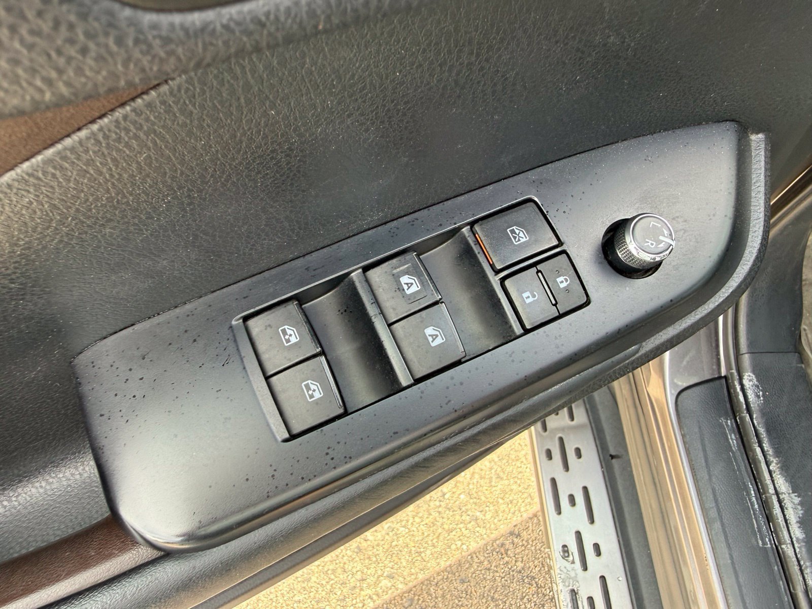 Used 2014 Toyota Highlander XLE AWD/4WD image 13