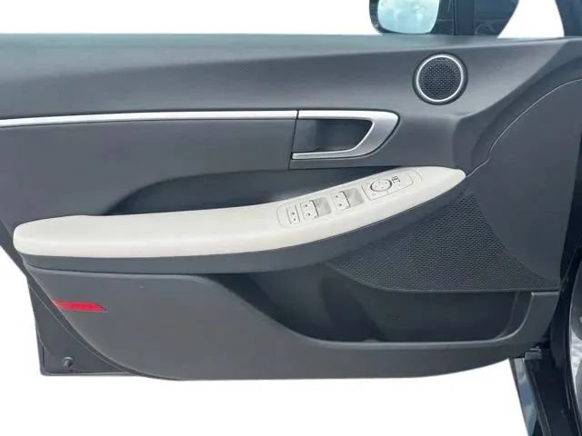 Used 2025 Hyundai Sonata SEL FWD image 11
