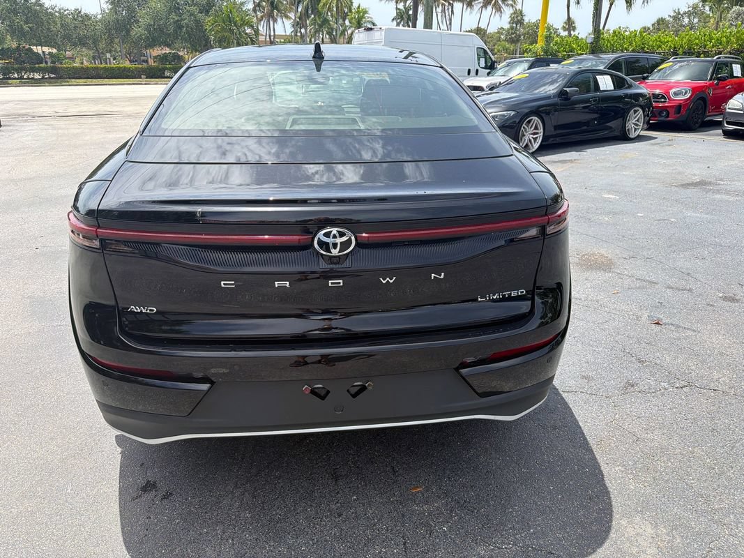 Used 2023 Toyota Crown AWD/4WD image 4