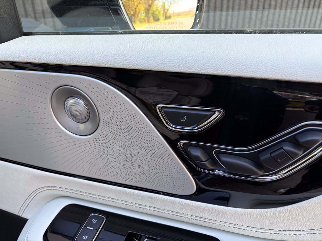 New 2026 Lincoln Aviator Black Label w/ Dynamic Handling Package AWD/4WD image 39