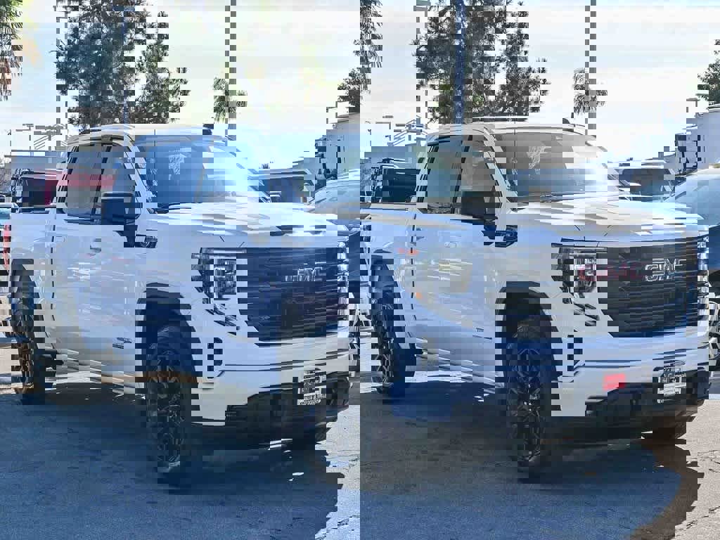 Used 2022 GMC Sierra 1500 Elevation image 3