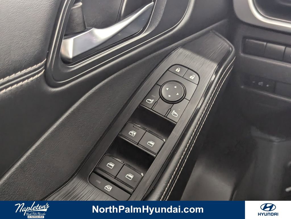 Used 2023 Nissan Rogue SV w/ SV Premium Package image 17