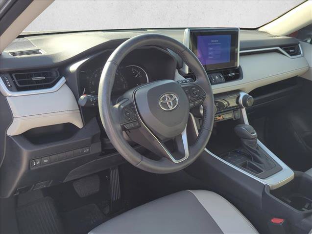 Used 2023 Toyota RAV4 XLE Premium FWD image 9