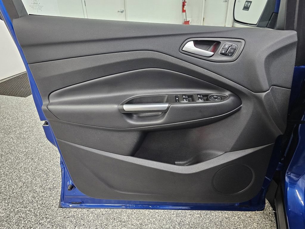 Used 2017 Ford Escape Titanium AWD/4WD image 14