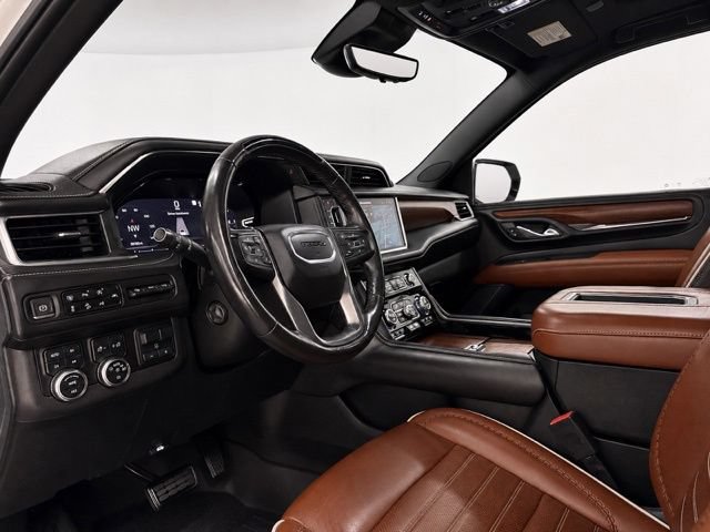 Used 2023 GMC Yukon Denali Ultimate AWD/4WD image 17