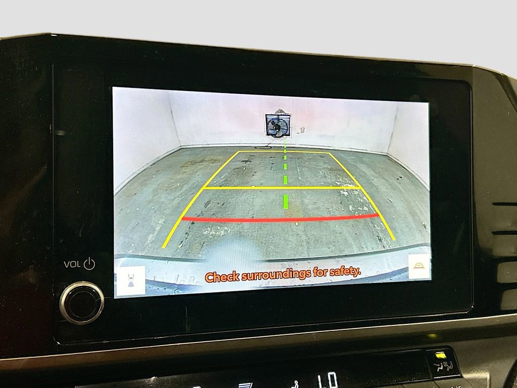 Used 2025 Toyota Camry SE w/ Convenience Package FWD image 11
