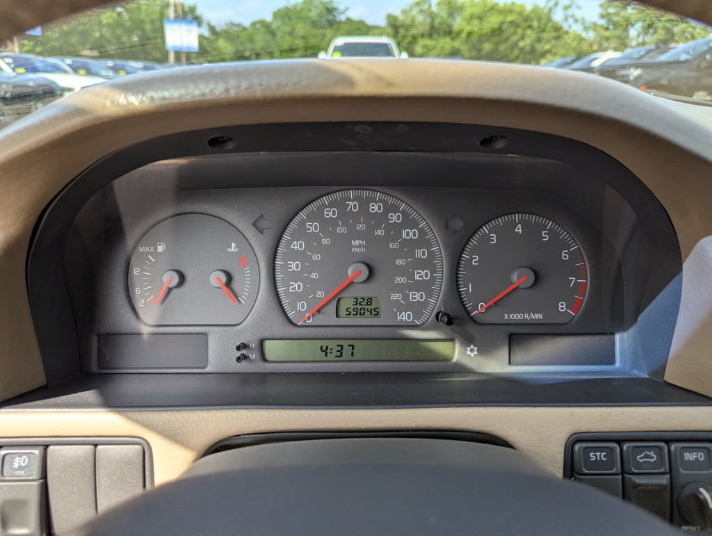 Used 2000 Volvo C70 LT FWD image 16