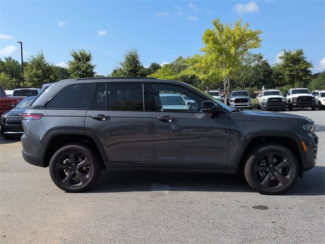 Certified 2024 Jeep Grand Cherokee Altitude video 3