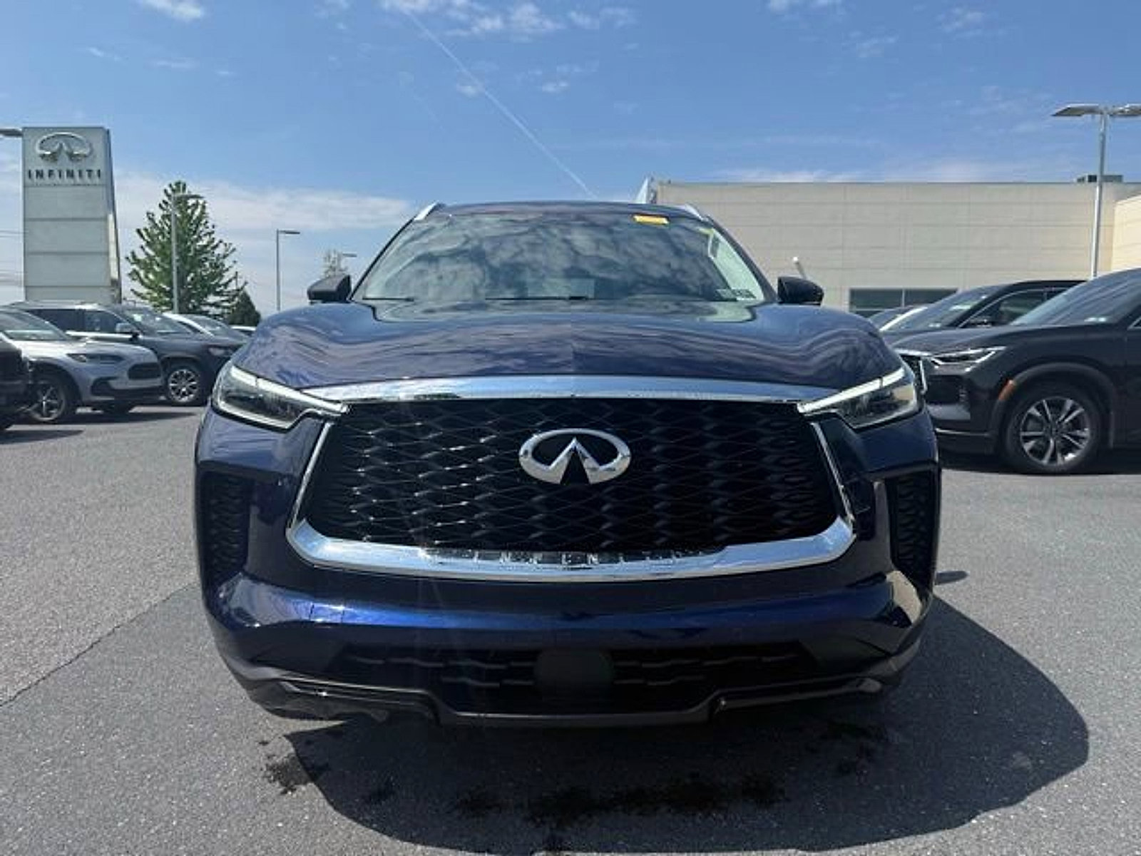 Certified 2023 INFINITI QX60 Luxe w/ Cargo Package AWD/4WD image 3