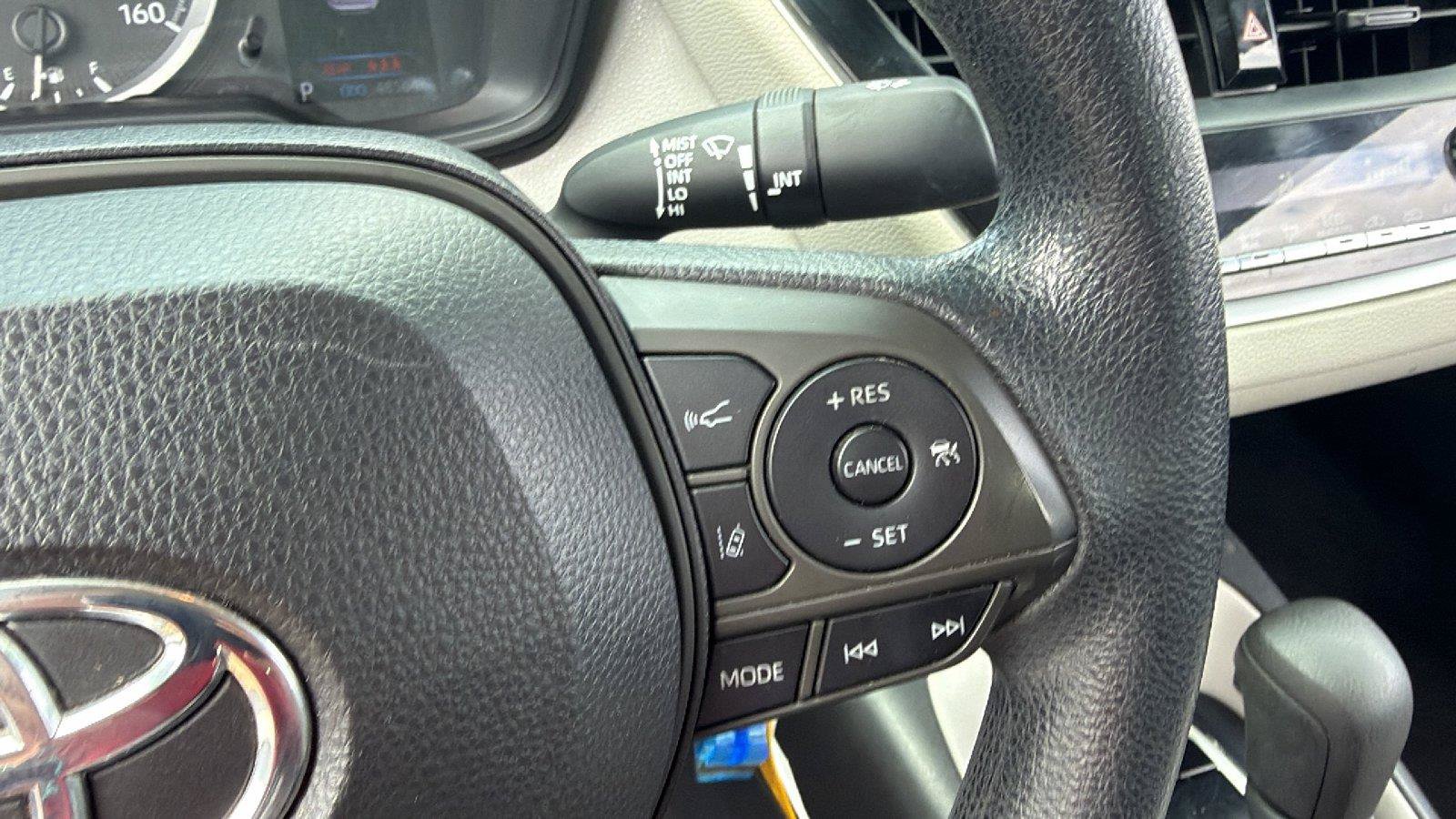 Used 2021 Toyota Corolla LE w/ Carpet Mat Package (TMS) FWD image 17