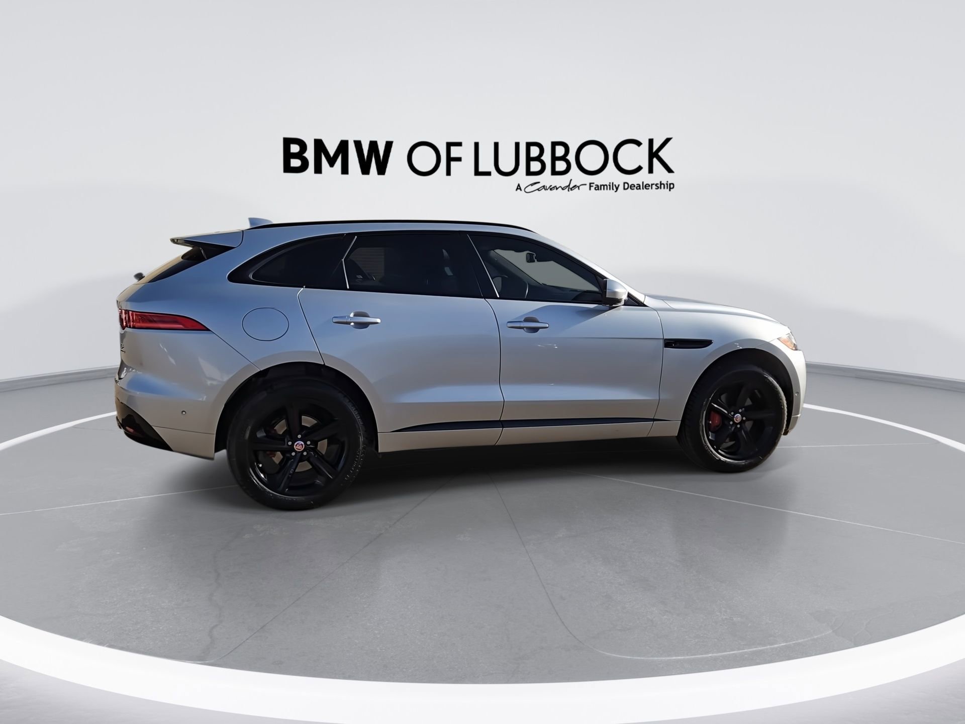 Used 2017 Jaguar F-PACE S image 8