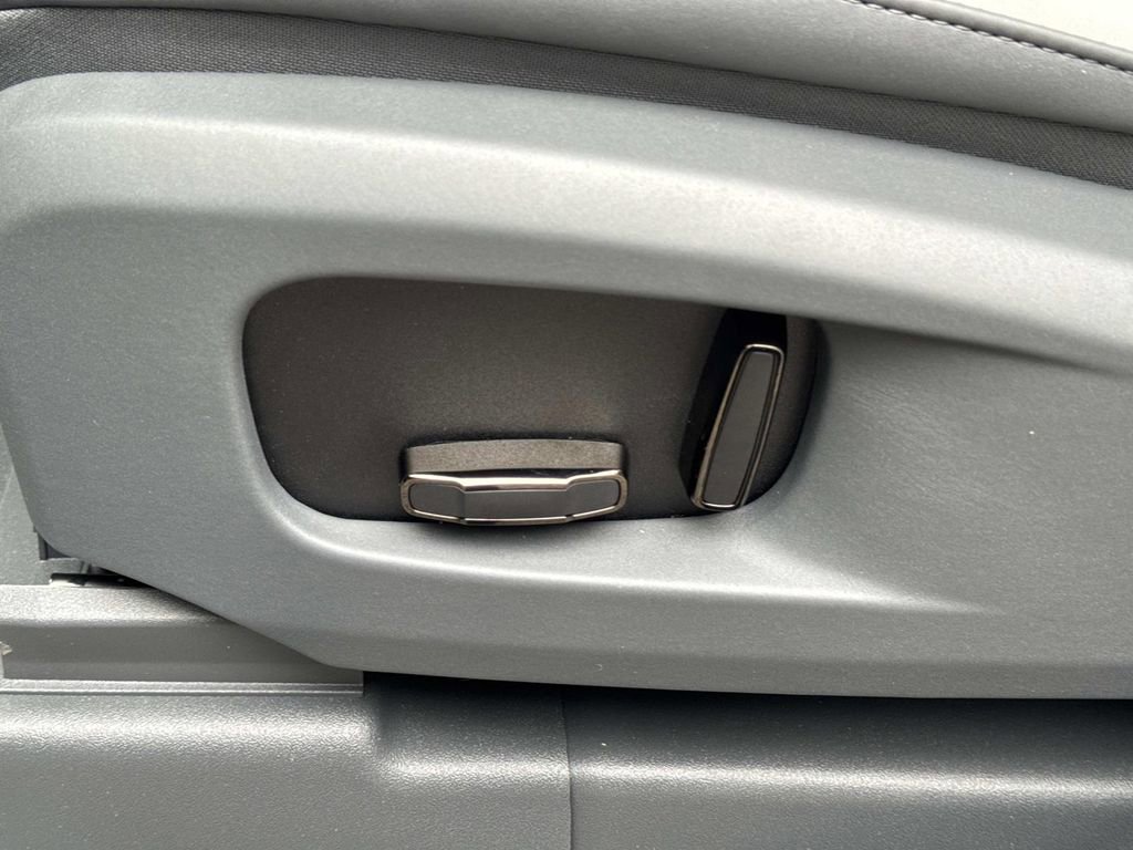 New 2026 Land Rover Defender 110 image 30