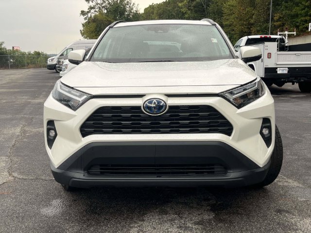 Used 2022 Toyota RAV4 XLE Premium AWD/4WD image 9