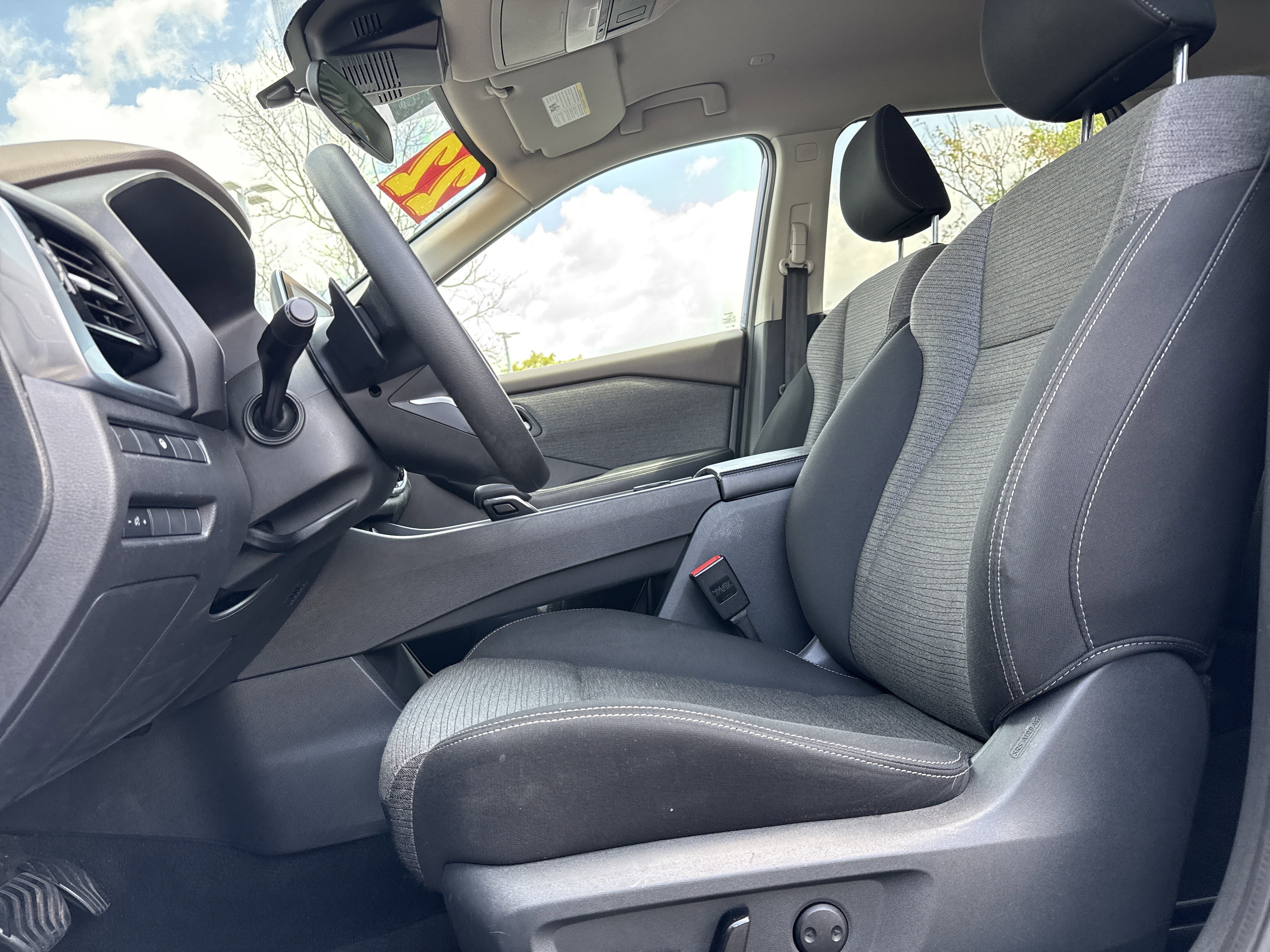 Used 2022 Nissan Rogue SV image 16