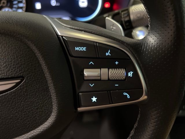 Used 2025 Genesis G70 2.5T image 36