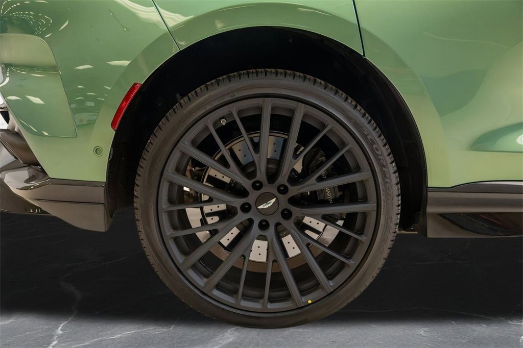 New 2025 Aston Martin DBX 707 image 40