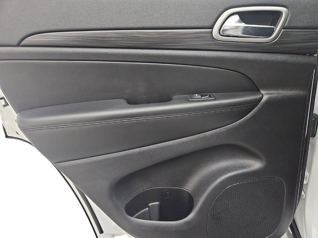 Used 2022 Jeep Grand Cherokee Laredo X image 25