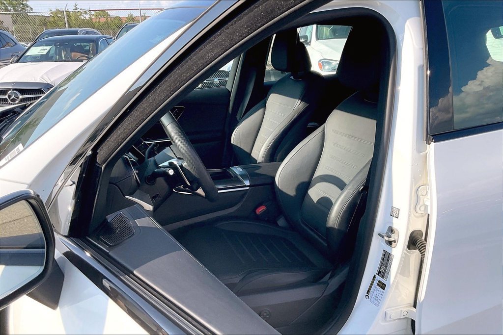 Certified 2025 Mercedes-Benz GLC 43 AMG 4MATIC image 16