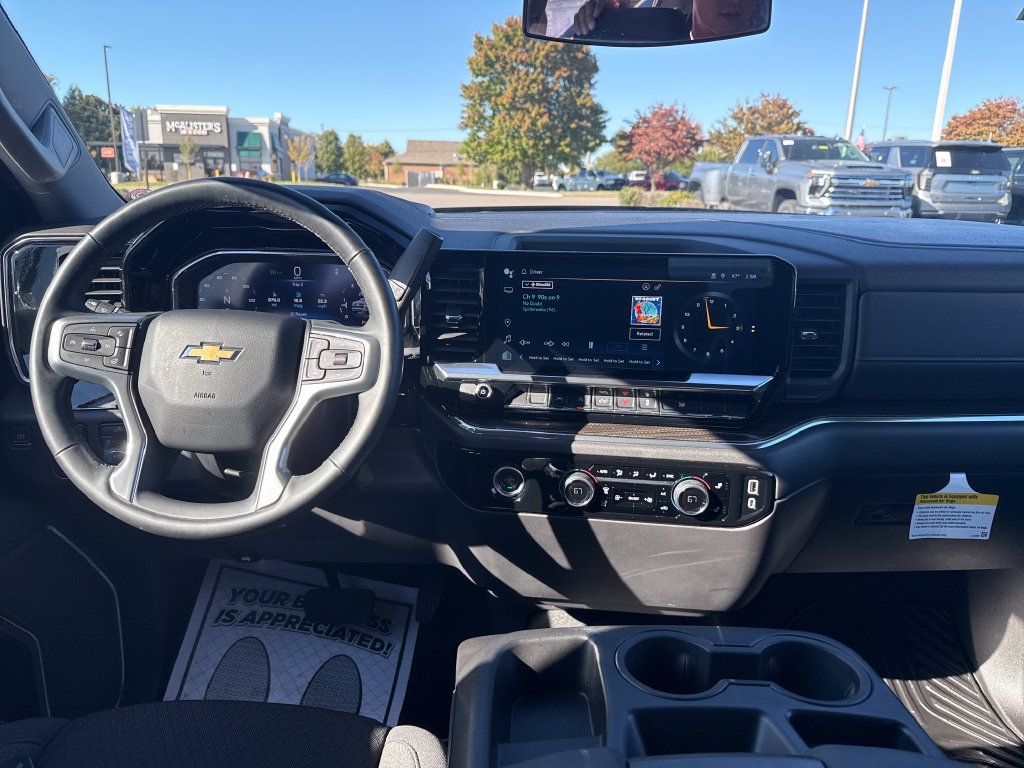 Used 2024 Chevrolet Silverado 1500 LT AWD/4WD image 24