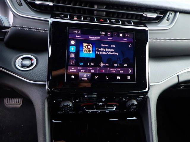 New 2025 Jeep Grand Cherokee Laredo w/ Luxury Tech Group I image 17