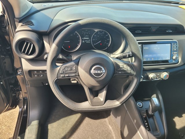 Certified 2025 Nissan Kicks Play S FWD image 30