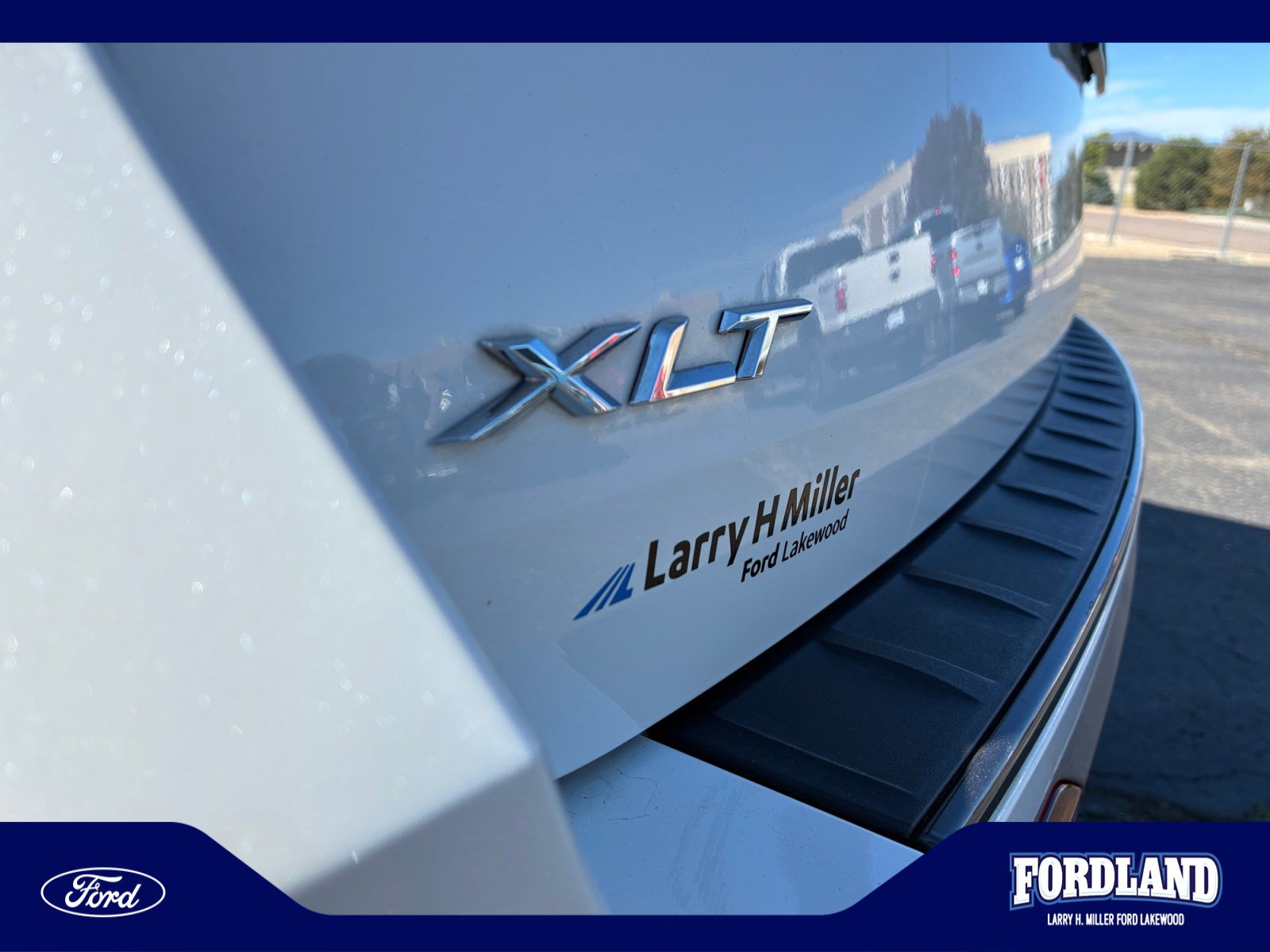 Used 2023 Ford Explorer XLT w/ Equipment Group 202A AWD/4WD image 23