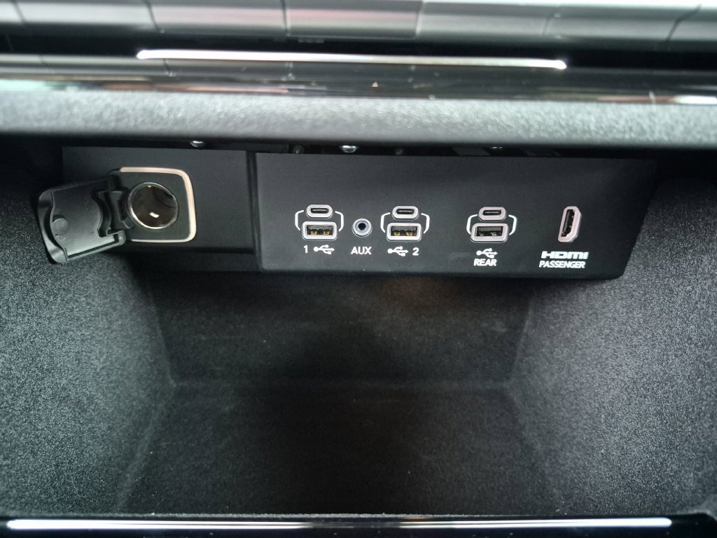Used 2024 Jeep Wagoneer 4WD w/ Rear Seat Video Group 1 image 37