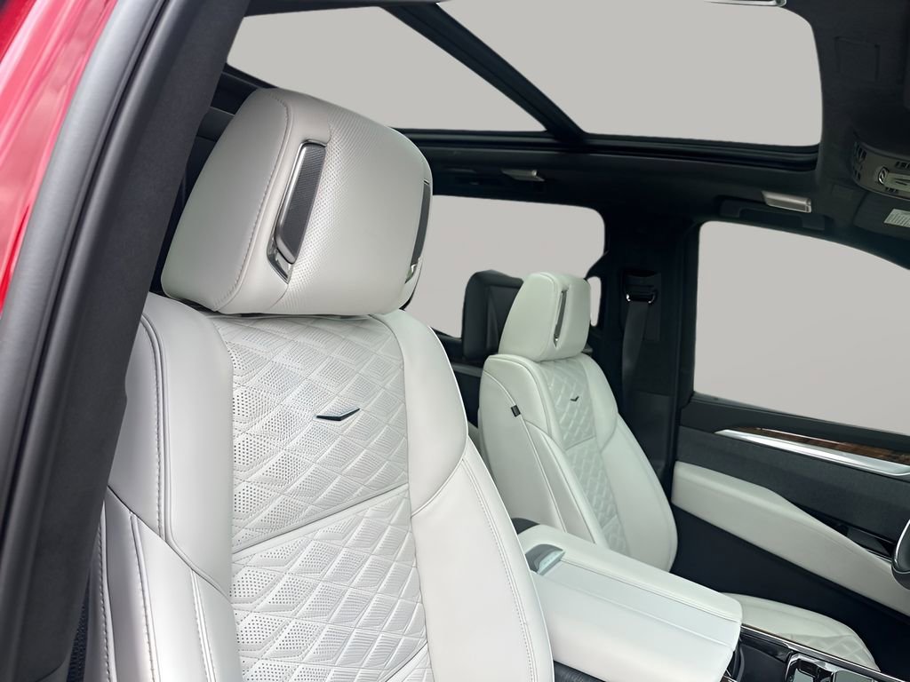 New 2026 Cadillac Escalade ESV Platinum Luxury w/ LPO, Floor Liner Package AWD/4WD image 16