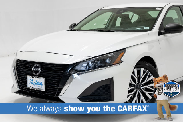 Used 2024 Nissan Altima 2.5 SV FWD image 2