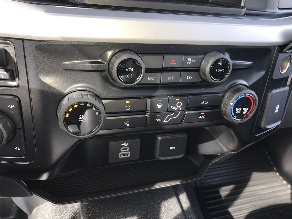 New 2025 Ford F250 XL w/ XL Chrome Package image 18