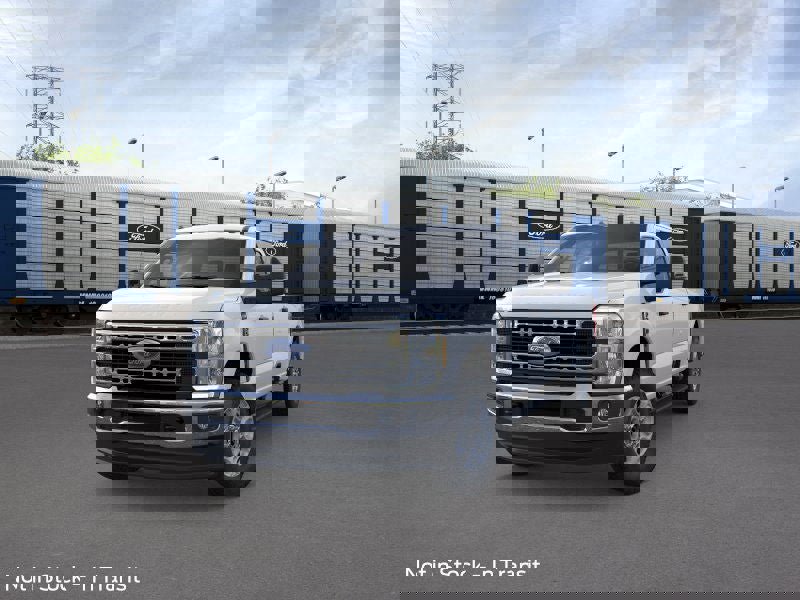 New 2026 Ford F350 XLT image 2