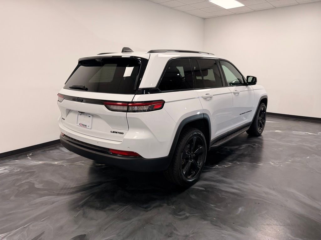 Used 2024 Jeep Grand Cherokee Limited w/ Luxury Tech Group II AWD/4WD image 22