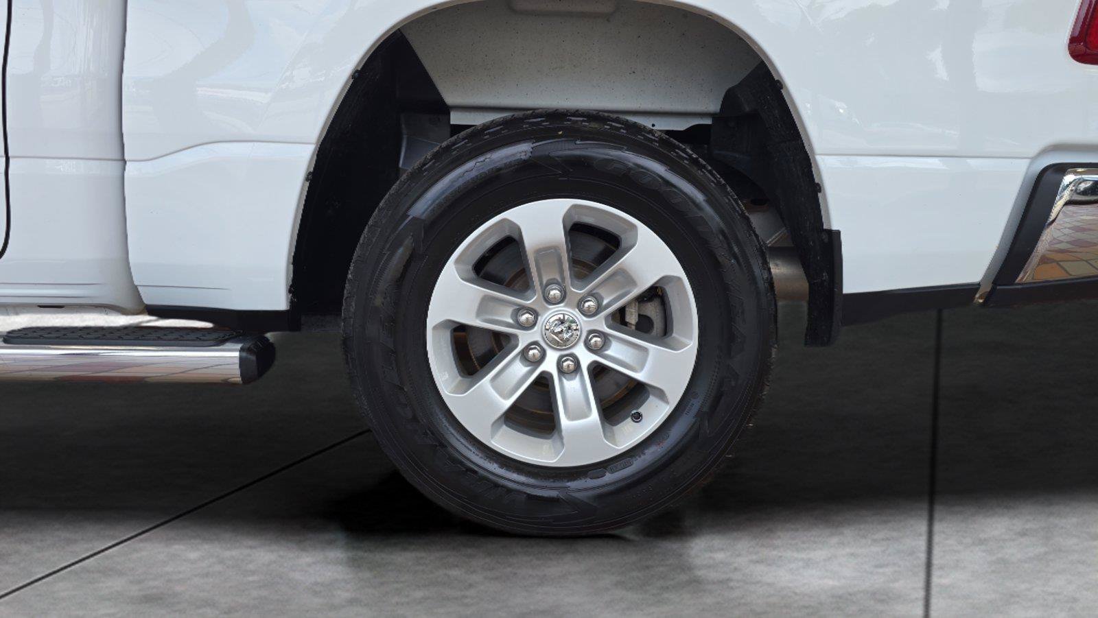 Used 2024 RAM 1500 Laramie AWD/4WD image 30